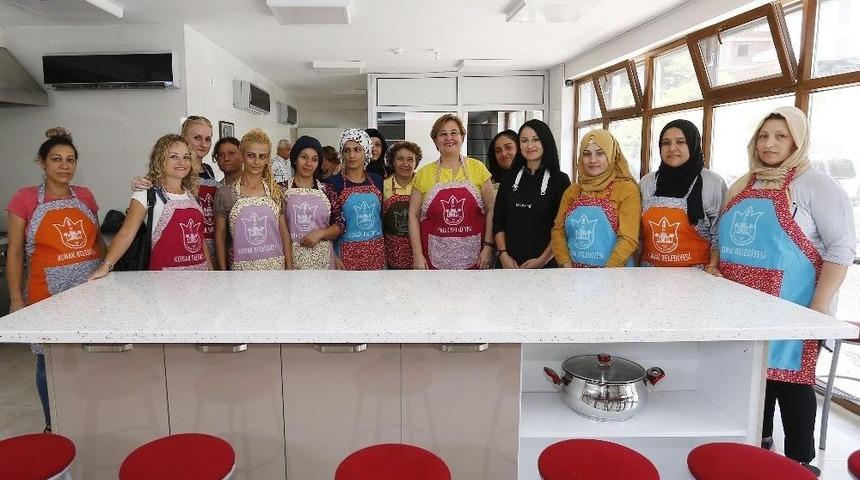 Konak&rsquo;ta En &lsquo;tatlı&rsquo; Buluşma