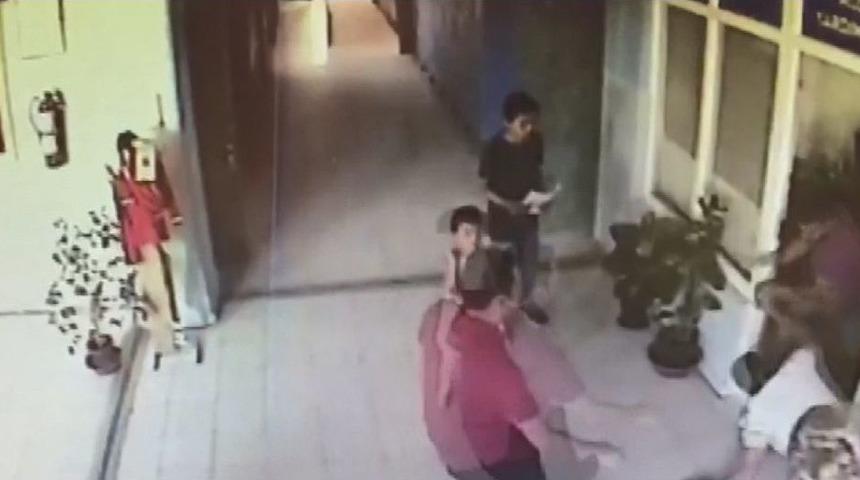 Öğrenci Velisi Kayıt İşlemleri Sırasında Müdür Yardımcısını Darp Etti