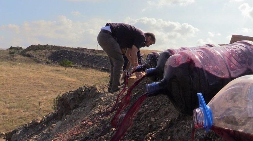 Uşak&rsquo;ta Ka&ccedil;ak Sigara Ve Şaraplar İmha Edildi