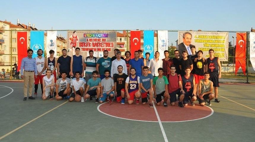 Akşehir’de Geleneksel Sokak Basketbolu Heyecanı Başladı