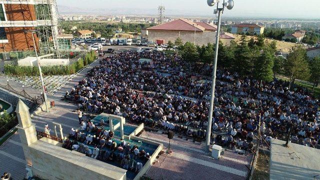 Yenilenen Gedik Namazgah Alanında Bayram Coşkusu