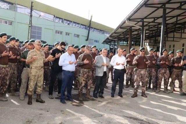 Siirt Valisi Atik, Mehmetçikle Bayramlaştı