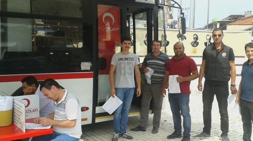 Kelesliler Kan Vermek İ&ccedil;in Kuyruğa Girdi