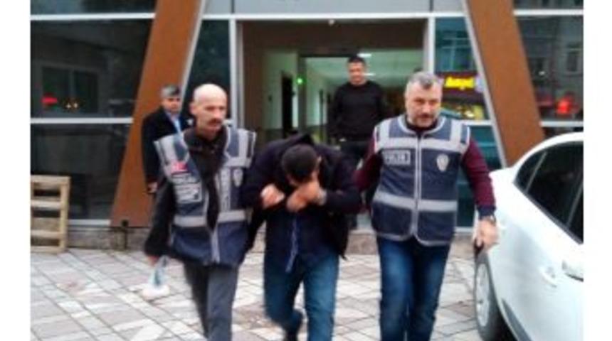 D&ouml;v&uuml;ld&uuml;, Bı&ccedil;aklandı, Kurşunlandı Ve Kalp Krizi Ge&ccedil;irdi