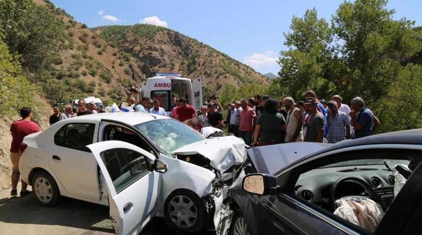 Tunceli&rsquo;de Trafik Kazası: 1 &Ouml;l&uuml;, 7 Yaralı