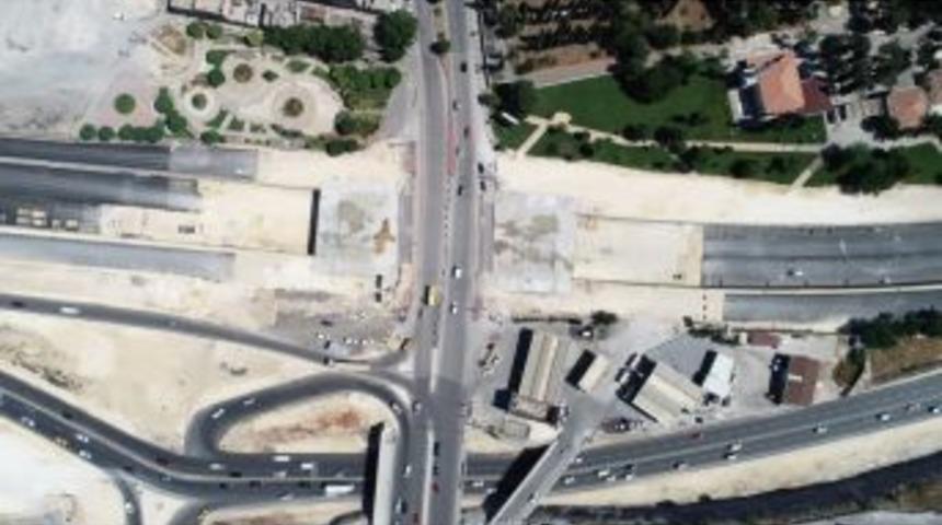 Mezarlık K&ouml;pr&uuml;l&uuml; Kavşak 10 G&uuml;n Boyunca Tek Şerit Olacak