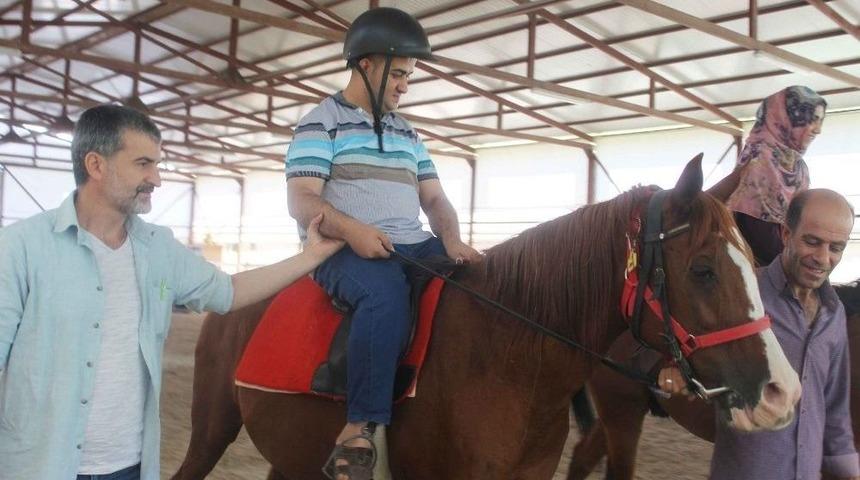 Engelliler Aileleriyle Birlikte Sultansuyu&rsquo;nu Gezdi