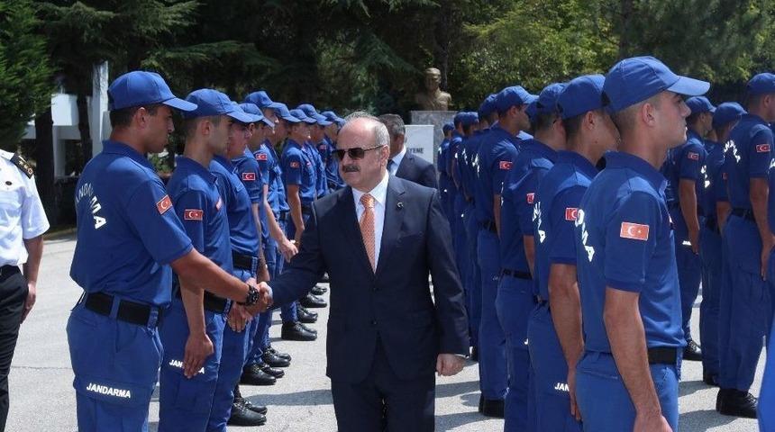 Vali Çakacak Bayramda Görevi Başında Olan Güvenlik Güçlerini Unutmadı