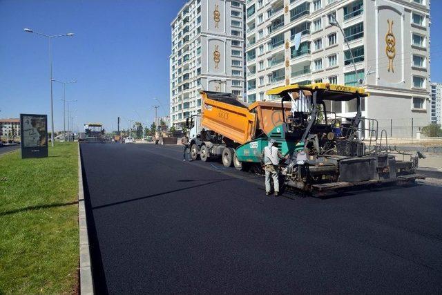 Mezopotamya Caddesi’ne 7 Bin 121 Ton Asfalt Serildi