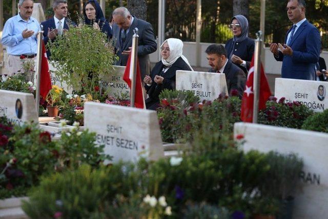 Bakan Selçuk, Ankara’da Yaşayan Şehit Aileleriyle Bayramlaştı