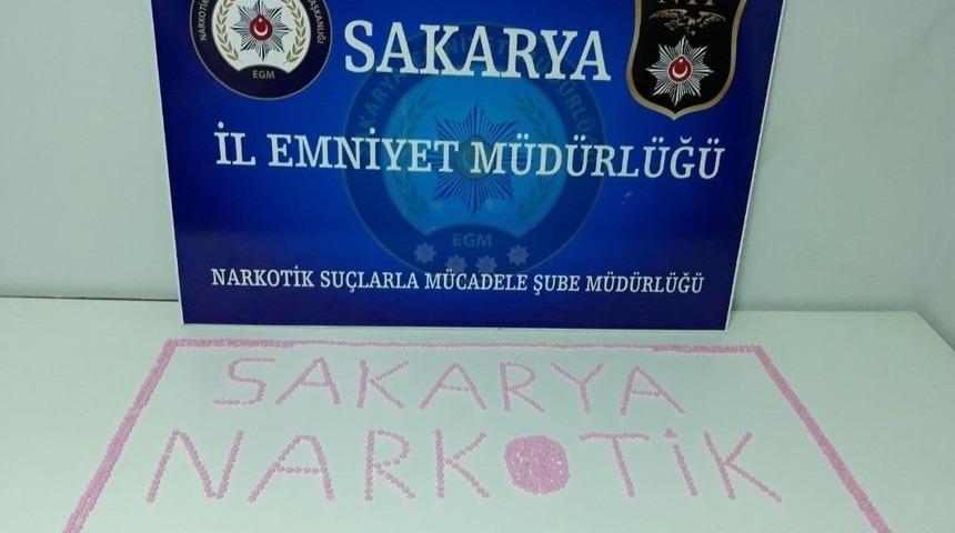 Otomobil Kaputundan 1001 Adet Extacy Hap &Ccedil;ıktı