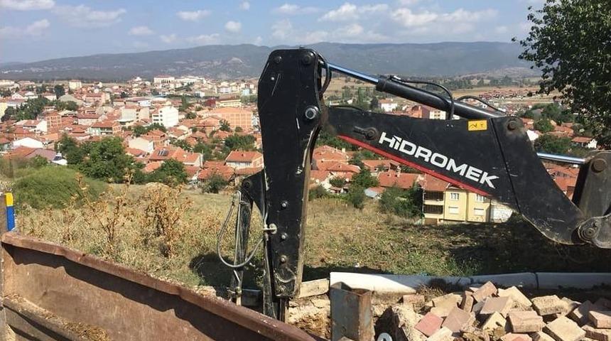 Pazaryeri’nde Bayrak Direği Çalışmalarına Başlandı