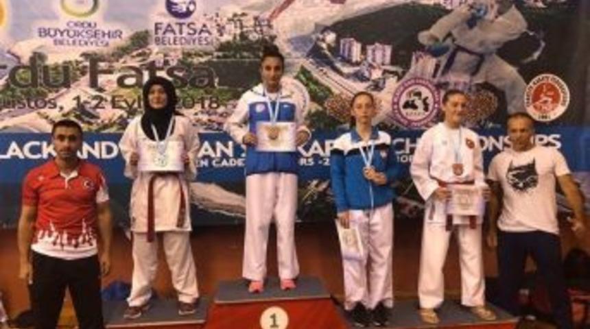 Malatyalı Karateci Fatma Uygur&rsquo;dan Altın Madalya