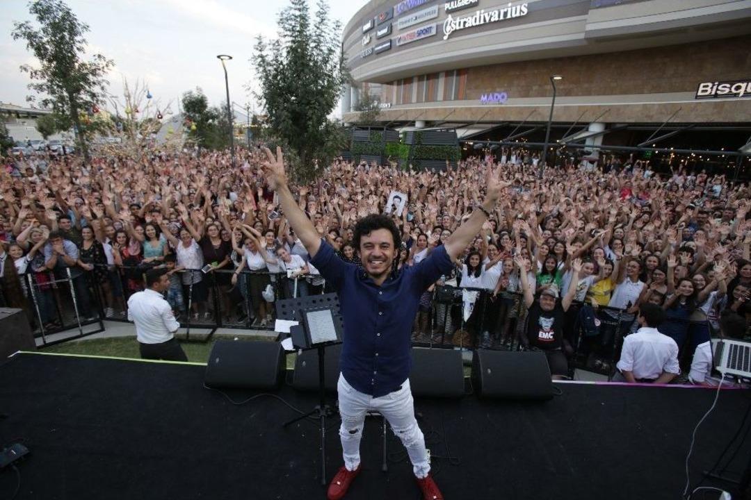 Buray&rsquo;dan İzmir&rsquo;de Muhteşem Performans