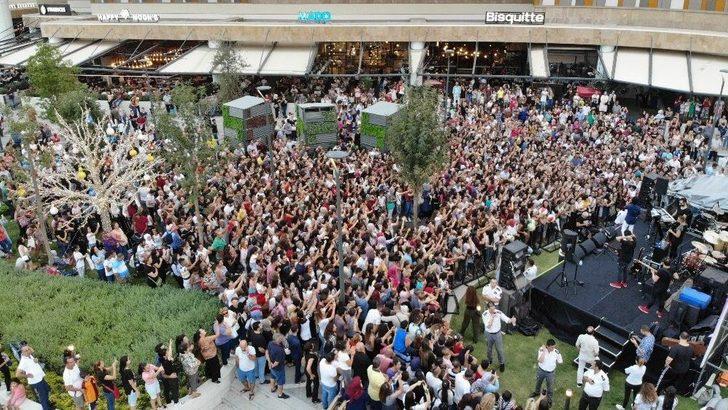 Buray’dan İzmir’de Muhteşem Performans G2