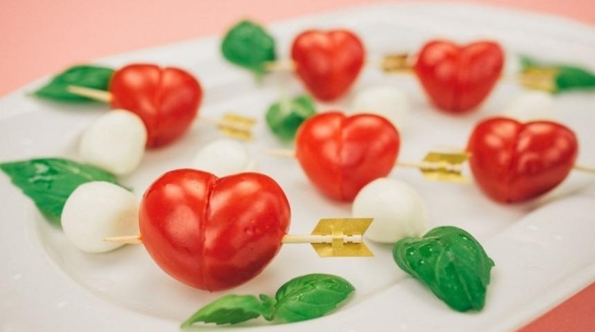 Pazar Kahvaltılarınız Şenlenecek: Adım Adım Kalp Şeklinde Domates