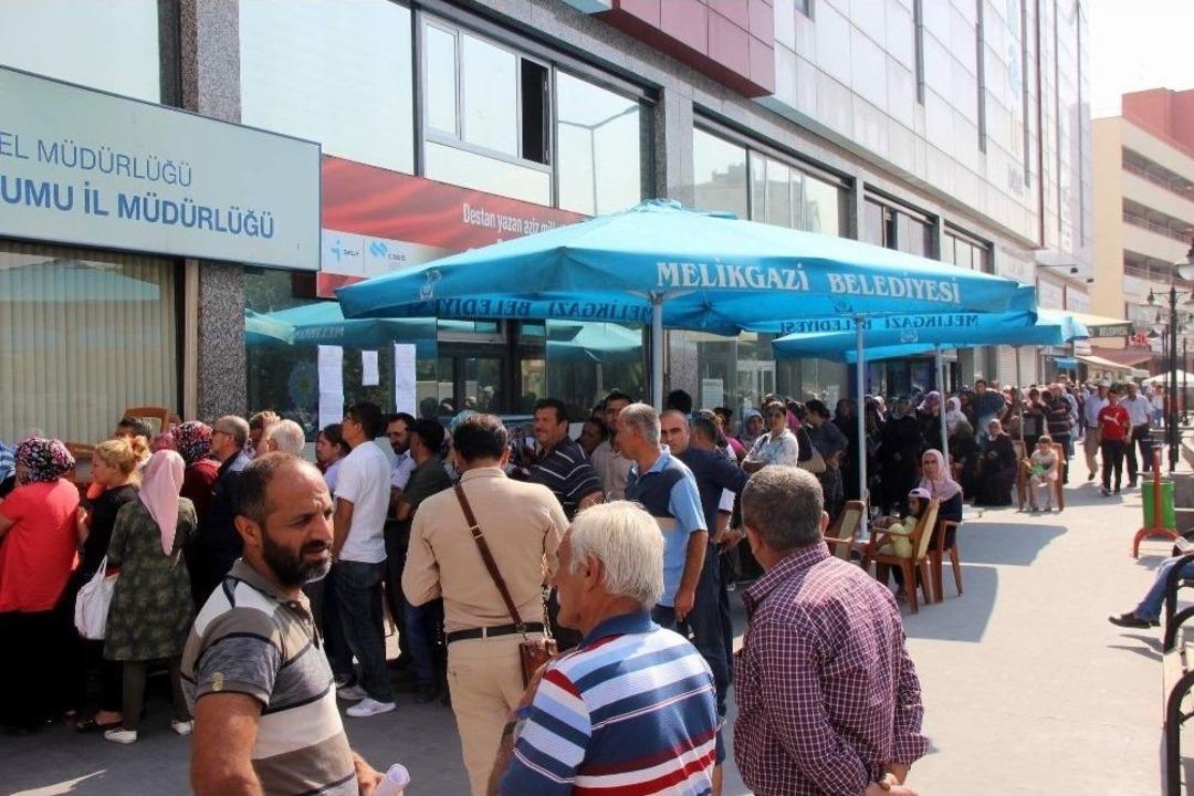 İşkur&rsquo;da Typ Yoğunluğu