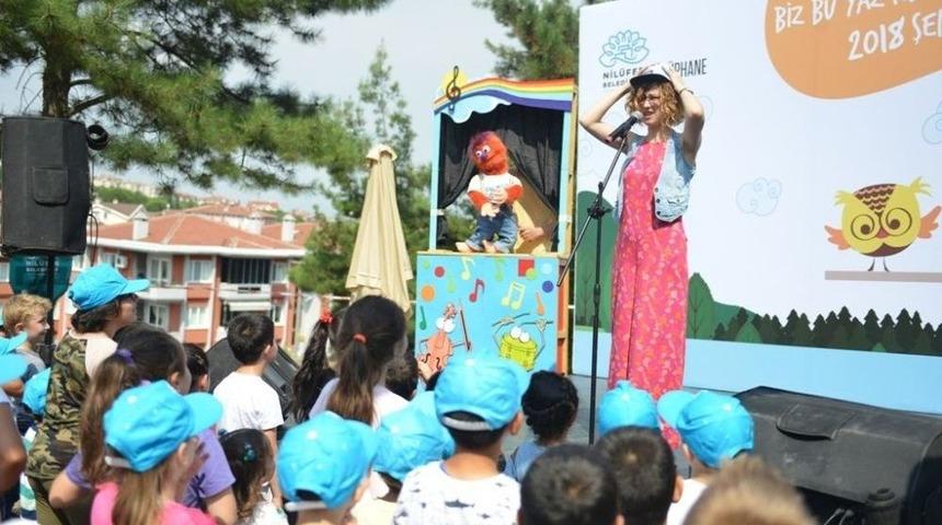 Minikler K&uuml;t&uuml;phane Ve Kitaplarla Tanıştı