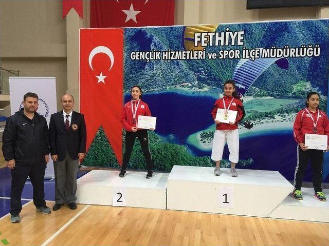 Karate Müsabakalarından Derece İle Döndüler