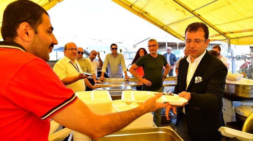 Beylikd&uuml;z&uuml; Belediyesinden Kavurma İkramı