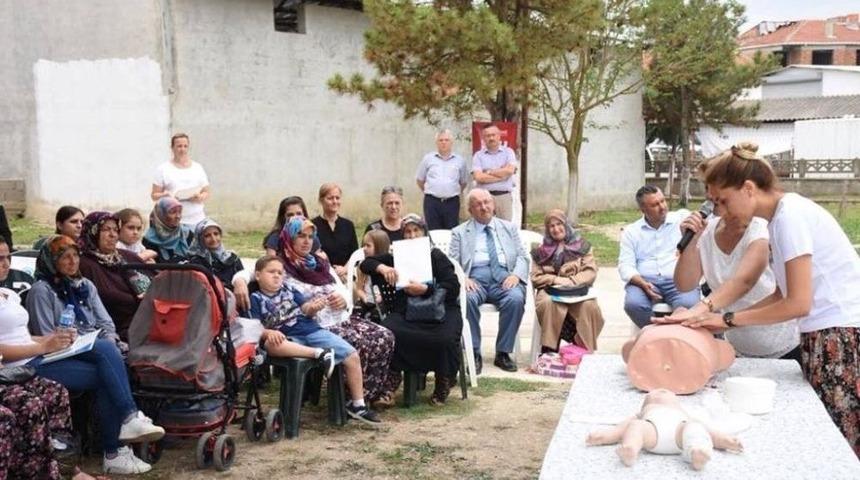 Kadınlara İlk Yardım Eğitimi Devam Ediyor