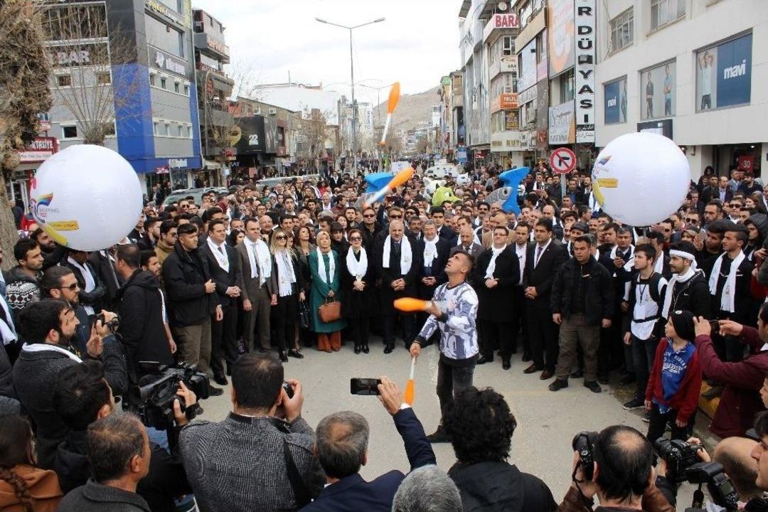 Van Shopping Fest&rsquo;e Muhteşem A&ccedil;ılış