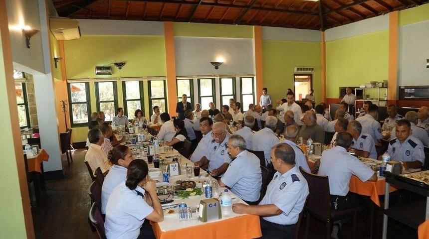 Başkan &Ccedil;elikcan, Zabıtalarla Bir Araya Geldi