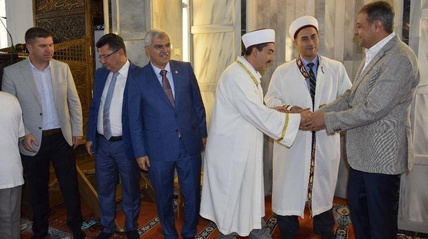 Kurban Eti İşlerken Arı Sokan Vatandaş Hastanelik Oldu