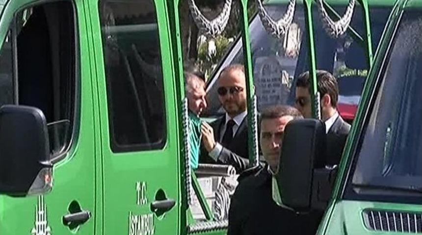 Nişanlısının Tabutunu Omuzladı