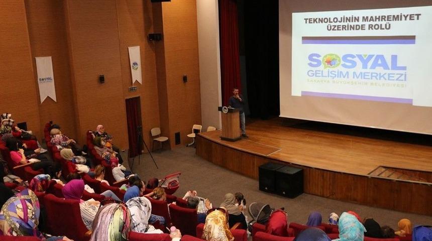 Psikolog Emre Aytekin: &ldquo;sosyal Medya Gen&ccedil;leri Yalnızlaştırır&rdquo;