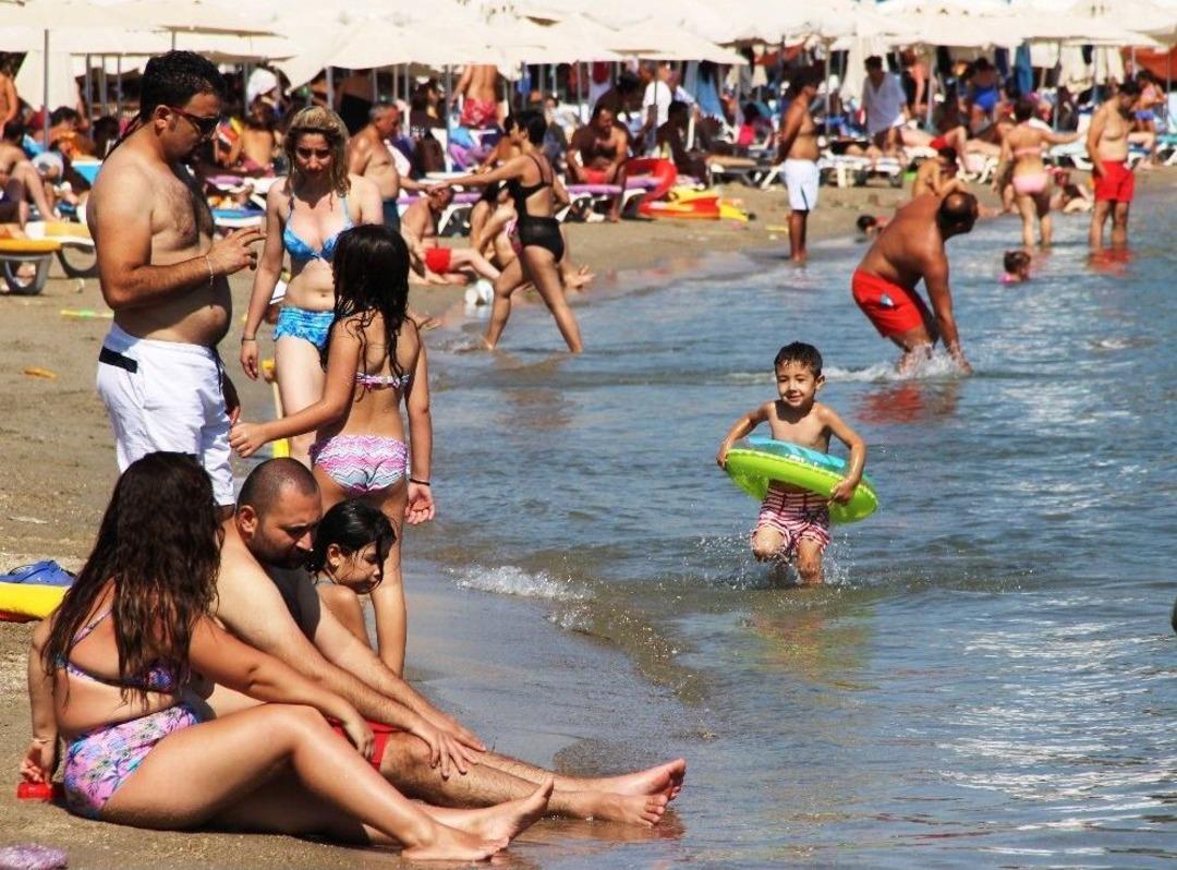 Bodrum&rsquo;a 100 Bin Ara&ccedil;, 2 Milyon Tatilci Geldi