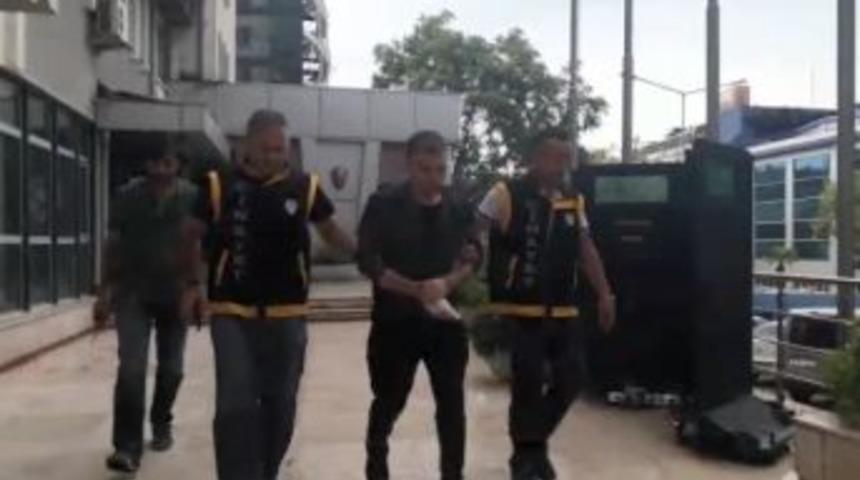 Eski Karısının Erkek Arkadaşını Vurdu