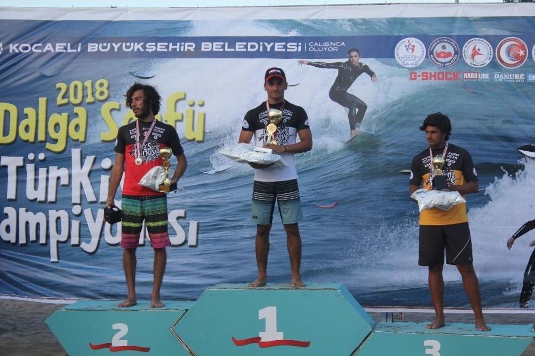T&uuml;rkiye&rsquo;nin İlk Deniz S&ouml;rf&uuml; Şampiyonası Kocaeli&rsquo;de Ger&ccedil;ekleşti