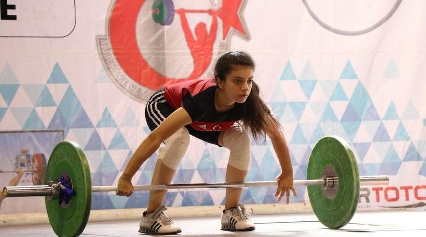 Türkiye Büyükler Ferdi Halter Şampiyonası Başladı