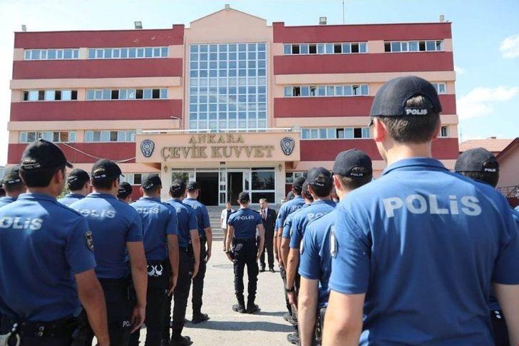 Vali Topaca, Polislerle Bayramlaştı G4