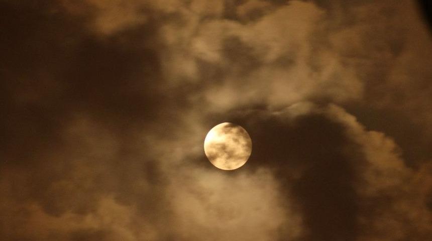 Adana&rsquo;da Kanlı Ay Tutulması G&uuml;zel G&ouml;r&uuml;nt&uuml;ler Oluşturdu