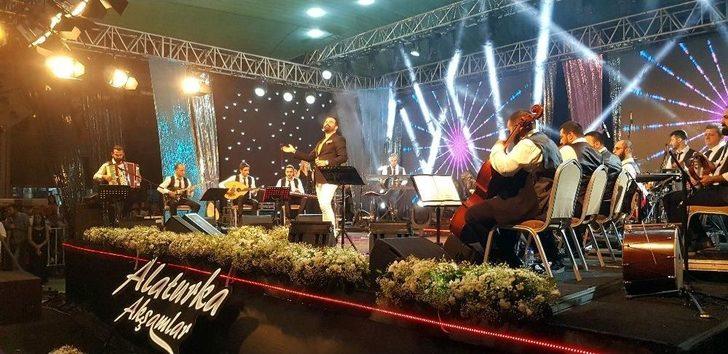 Kurtuluş Kutlamalarına Atlı Efeler Ve Trt Sanatçıları Damga Vurdu G4