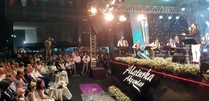 Kurtuluş Kutlamalarına Atlı Efeler Ve Trt Sanatçıları Damga Vurdu G5