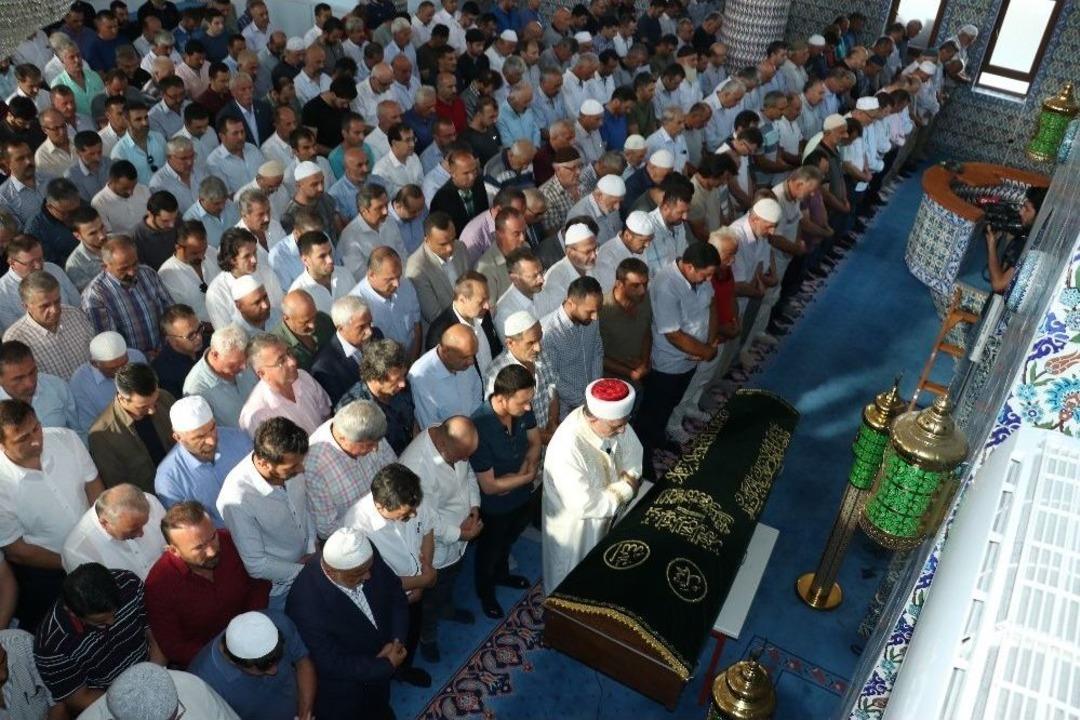 Kendi Aracı Altında Can Veren Tarım Ve Orman İl M&uuml;d&uuml;r&uuml; Toprağa Verildi