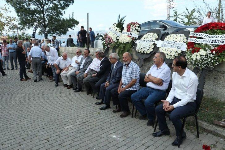 Kendi Aracı Altında Can Veren Tarım Ve Orman İl Müdürü Toprağa Verildi G4