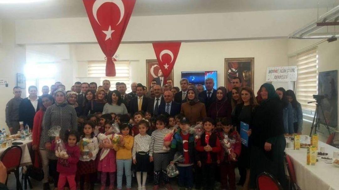 K&uuml;&ccedil;&uuml;k Y&uuml;reklerden B&uuml;y&uuml;k Davranış