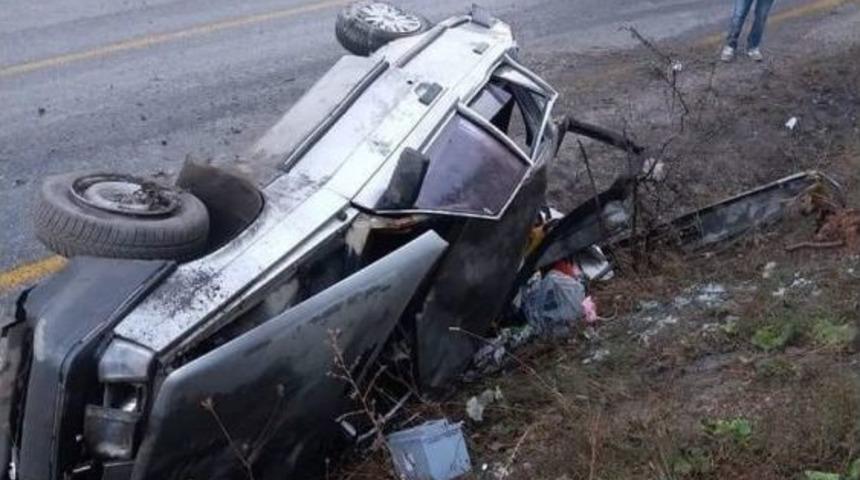 Yoldan &Ccedil;ıkan Otomobil Şarampolde Takla Attı: 4 Yaralı