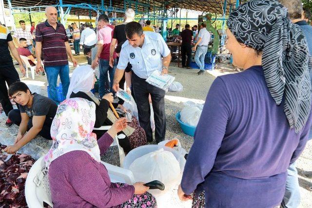 Battalgazi Belediyesi, Kasap Önlüğü Ve Et Poşeti Dağıttı