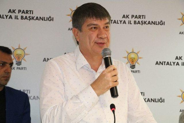 Ak Parti Antalya Teşkilatında Bayramlaşma T&ouml;reni 1