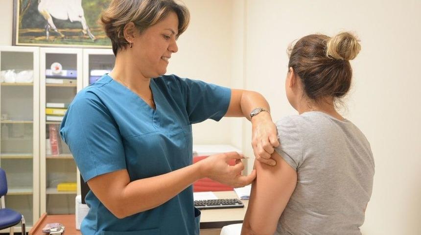 Denizli&rsquo;nin İlk &ldquo;erişkin Aşı Merkezi&rdquo; Pa&uuml; Tıp Fak&uuml;ltesi&rsquo;nde Hizmete Girdi