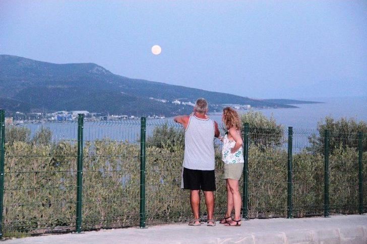 Kanlı Ay İle Aynı Karede Fotoğraf Çekinmek İçin Yarıştılar G5