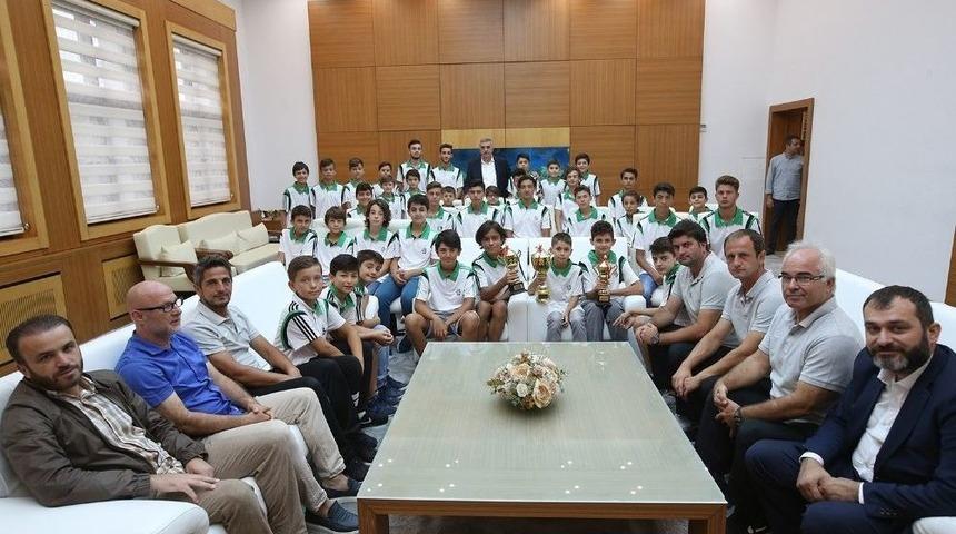 Şampiyonlar Altyapı Tesislerinde Yetişiyor