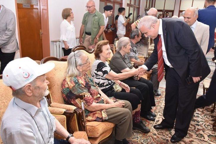 Manisa Protokolü Bayramlaştı G4