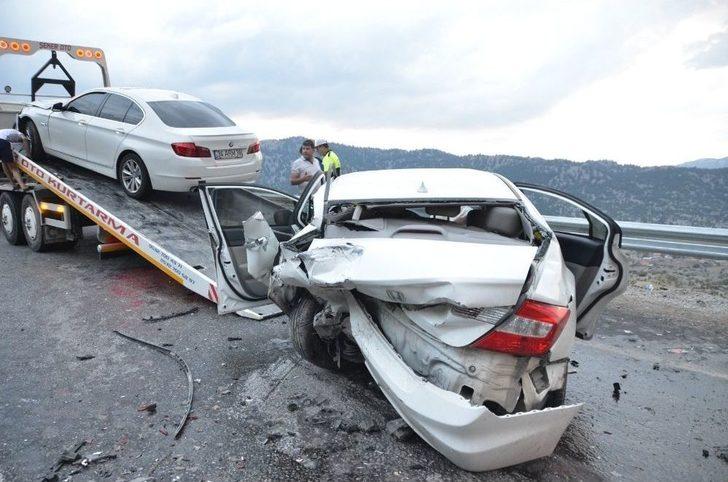 Antalya’da 6 Araç Birbirine Girdi: 11 Yaralı G1