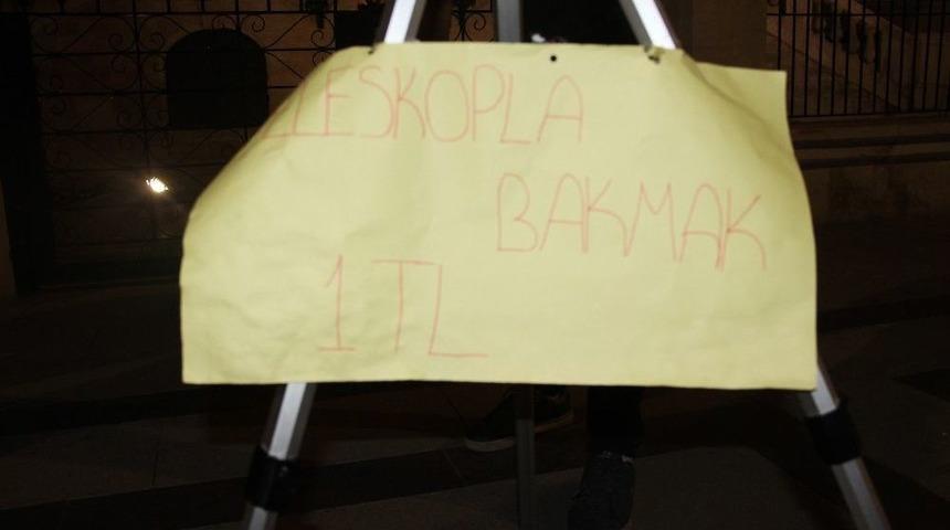 Kanlı Ay Tutulmasını Fırsata &Ccedil;evirdi